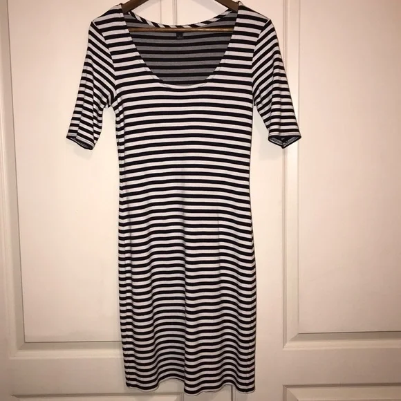 ann taylor black and white striped dress Ann Taylor Black and White Striped Long Sleeve Dress